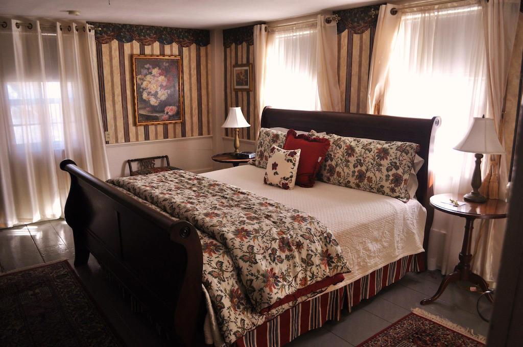 Colby Hill Inn Henniker Pokój zdjęcie